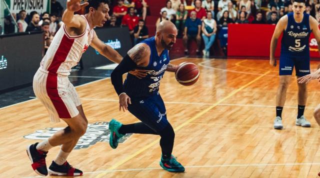 Apareci� Regatas en el Torneo