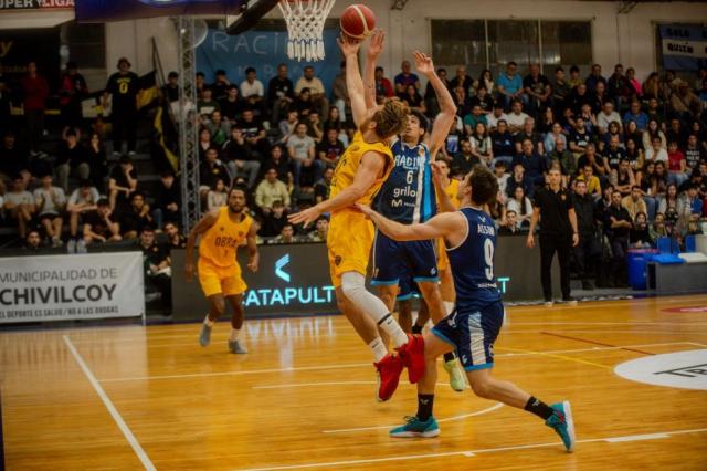 Racing hace historia: Primer triunfo en la Liga